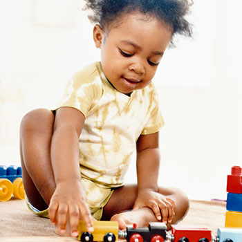 choosing safe toys for babies and toddlers